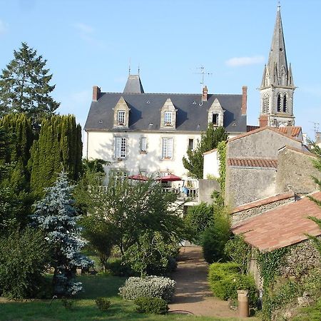 Le Petit Chateau - Tiffauges Proche Puy Dufou Exterior photo