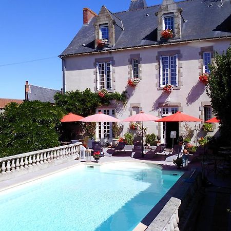 Le Petit Chateau - Tiffauges Proche Puy Dufou Exterior photo