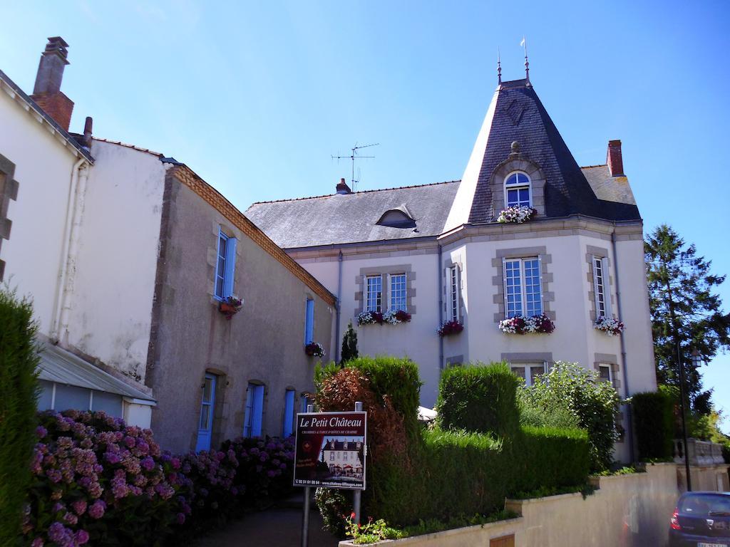 Le Petit Chateau - Tiffauges Proche Puy Dufou Exterior photo