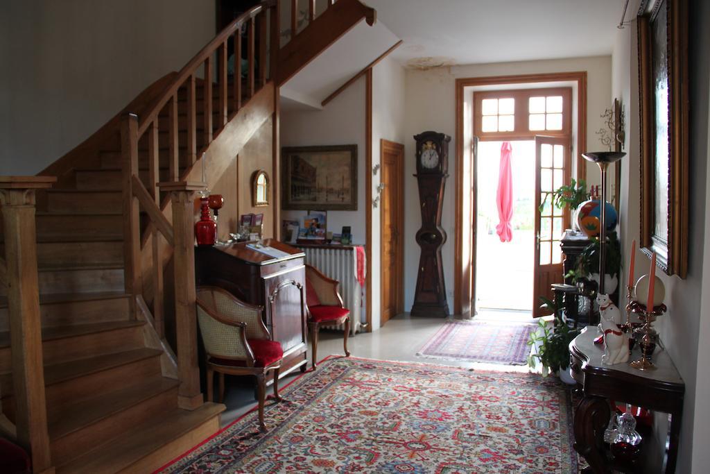 Le Petit Chateau - Tiffauges Proche Puy Dufou Exterior photo