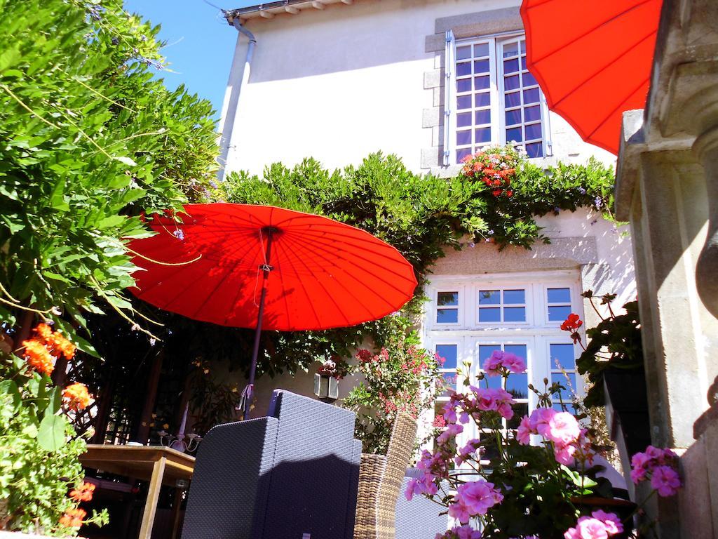 Le Petit Chateau - Tiffauges Proche Puy Dufou Exterior photo