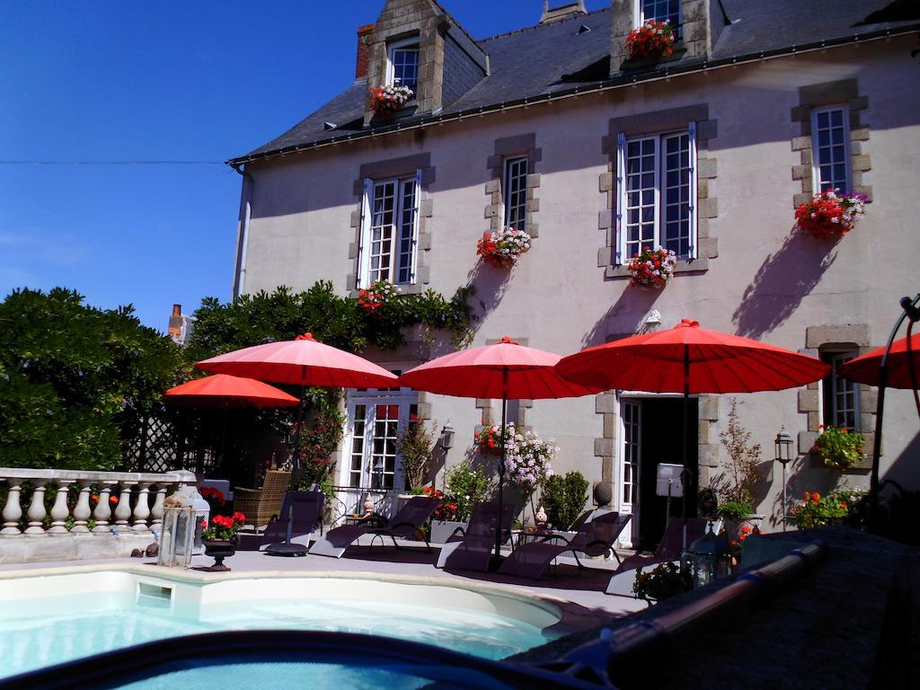 Le Petit Chateau - Tiffauges Proche Puy Dufou Exterior photo