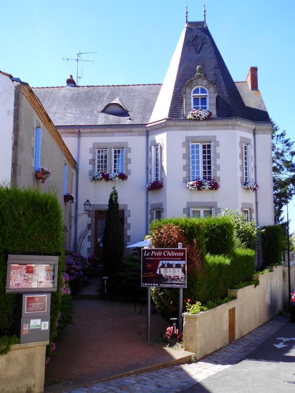 Le Petit Chateau - Tiffauges Proche Puy Dufou Exterior photo